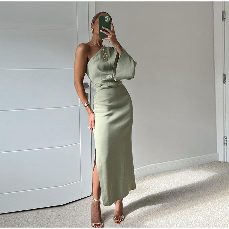 Vestido midi de moda con diseño de un hombro y mangas largas