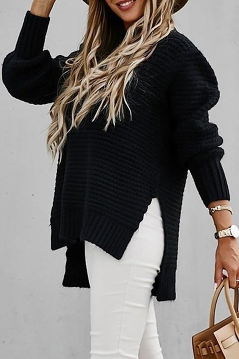 Un jersey de cuello redondo de moda para completar tu estilo