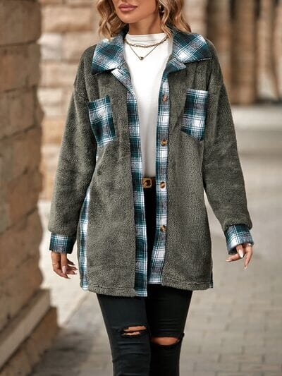 Chaqueta a Cuadros con Hombros Caídos – Estilo y Confort