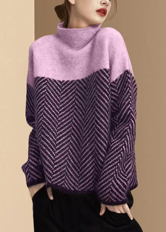 Suéter con cuello cálido y colores alegres