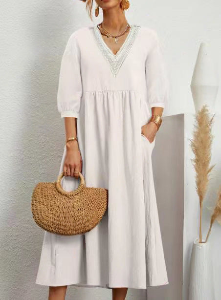 Vestido femenino con escote en V, mangas amplias y encaje decorativo