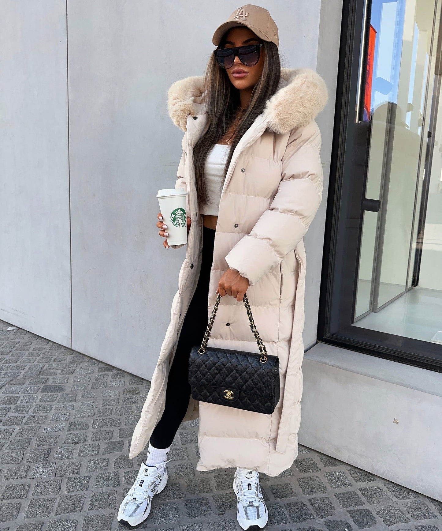 Chaqueta larga de mujer con capucha grande y moderna, cómoda y versátil