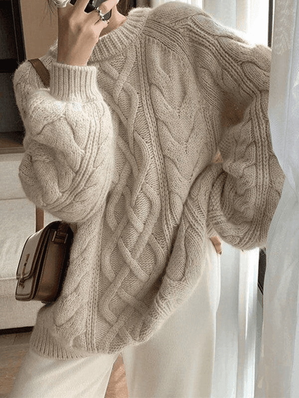 Un jersey holgado con un diseño interesante para un look casual