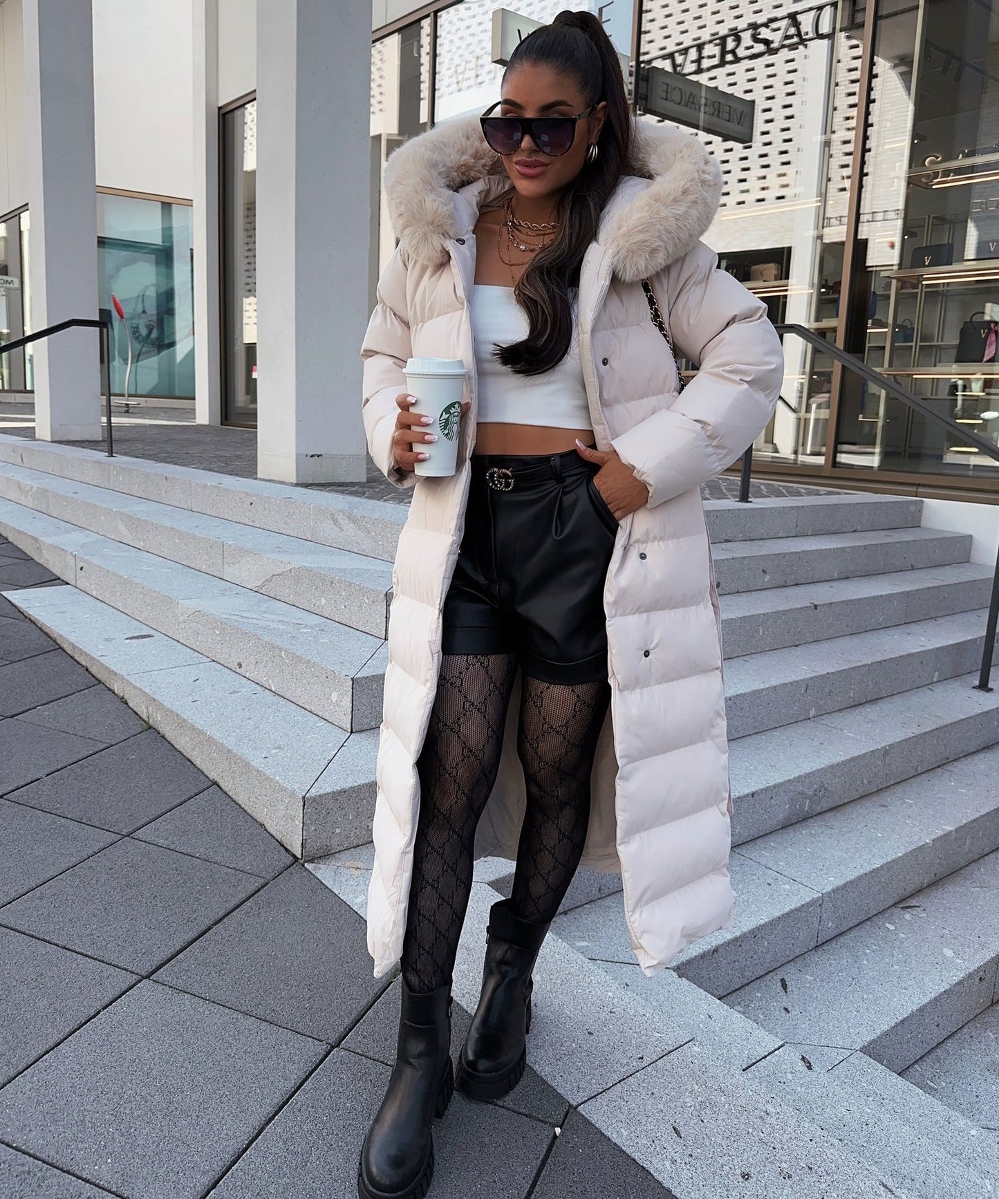 Chaqueta larga de mujer con capucha grande y moderna, cómoda y versátil