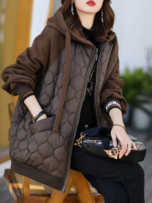 Chaqueta para mujer con capucha y diseño actual y sofisticado
