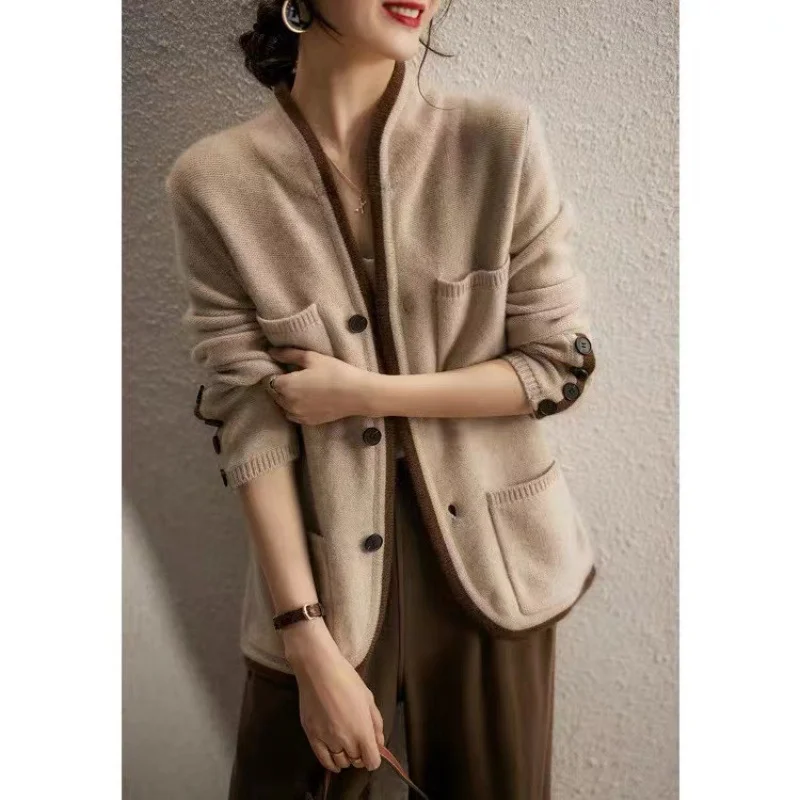 Cárdigan elegante con un patrón intrincado para un toque elegante