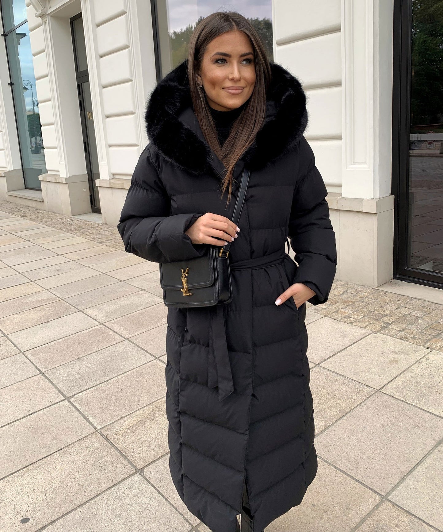 Chaqueta larga de mujer con capucha grande y moderna, cómoda y versátil