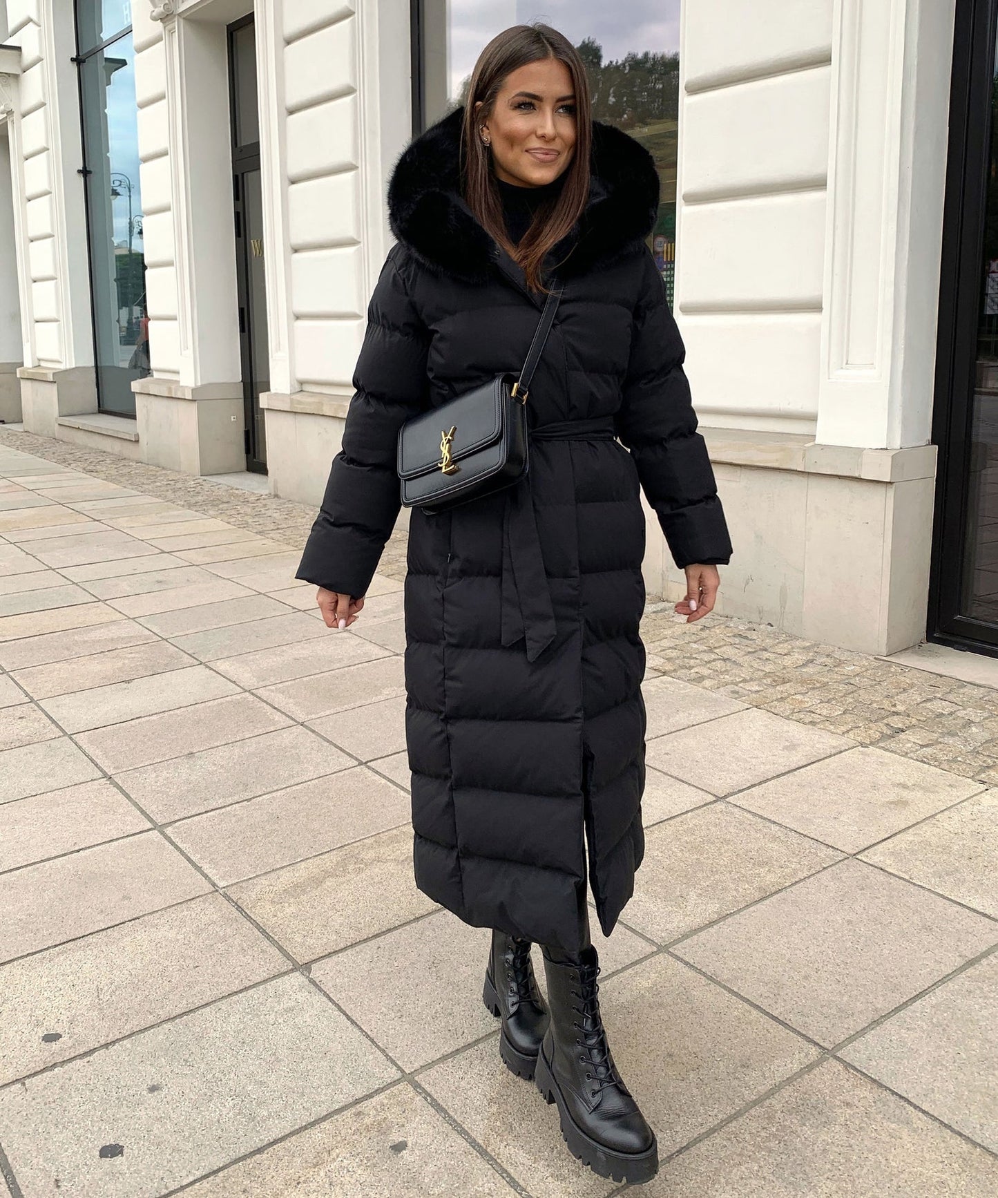 Chaqueta larga de mujer con capucha grande y moderna, cómoda y versátil