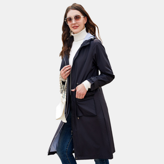 Chaqueta larga con capucha ideal para días frescos