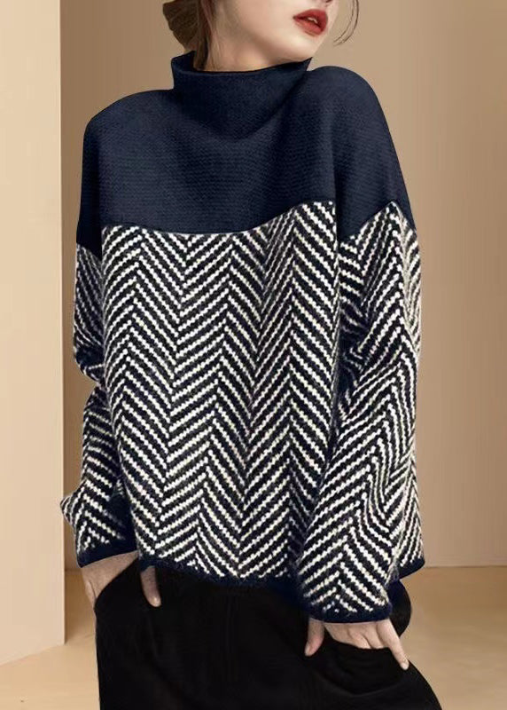 Suéter con cuello cálido y colores alegres