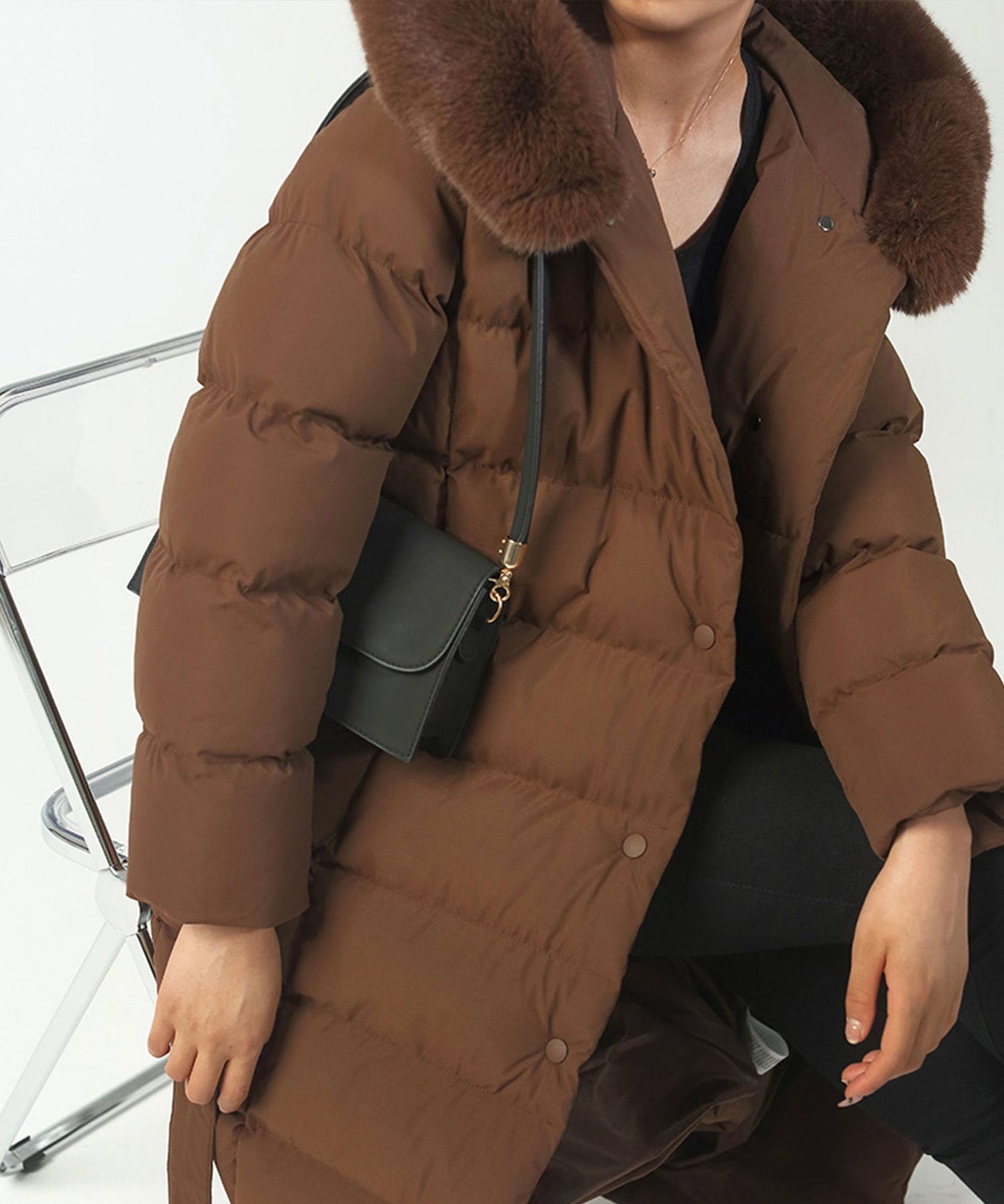 Chaqueta larga de mujer con capucha grande y moderna, cómoda y versátil