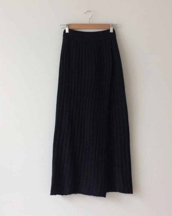 Jupe longue confortable avec un motif côtelé brillant pour des looks élégants