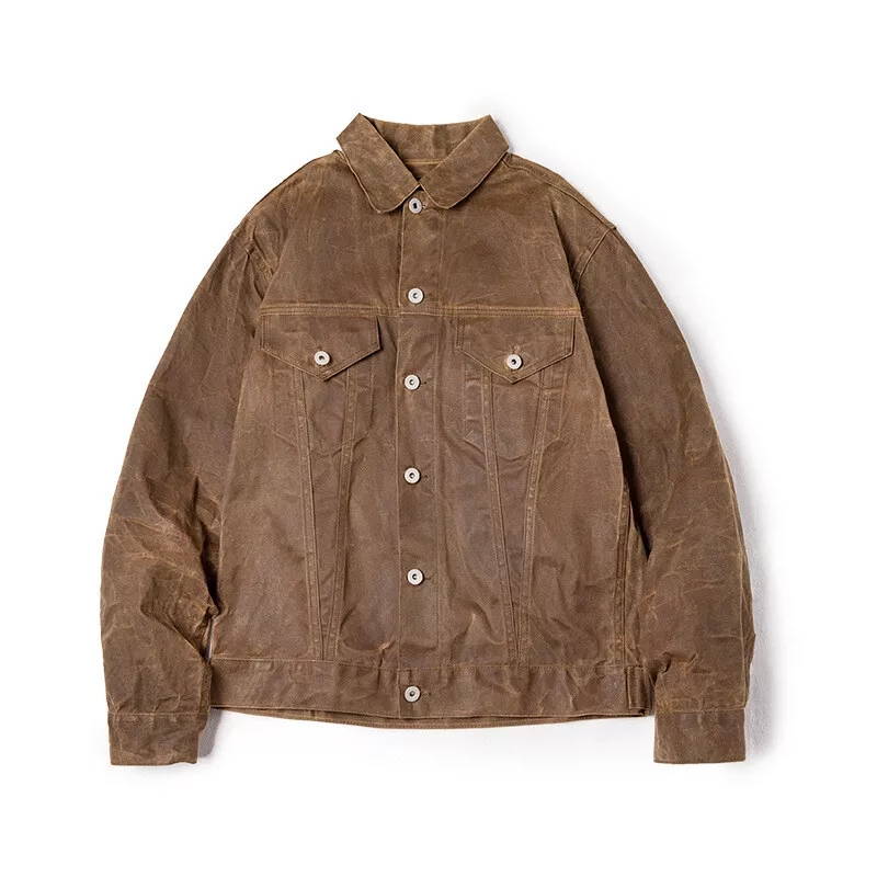 Una chaqueta clásica para hombre con un corte único y elegantes botones